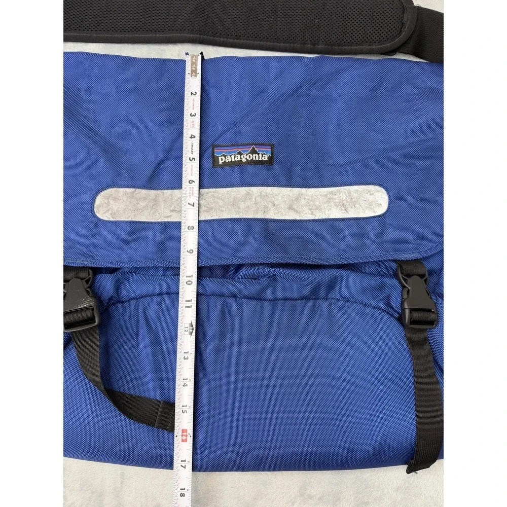 Patagonia Messenger Crossbody Shoulder Bag Large Blue Padded Laptop Utility Work